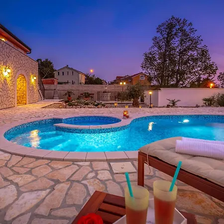 Holiday home Awesome In With Wifi